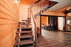 Лестница на больцах (g)